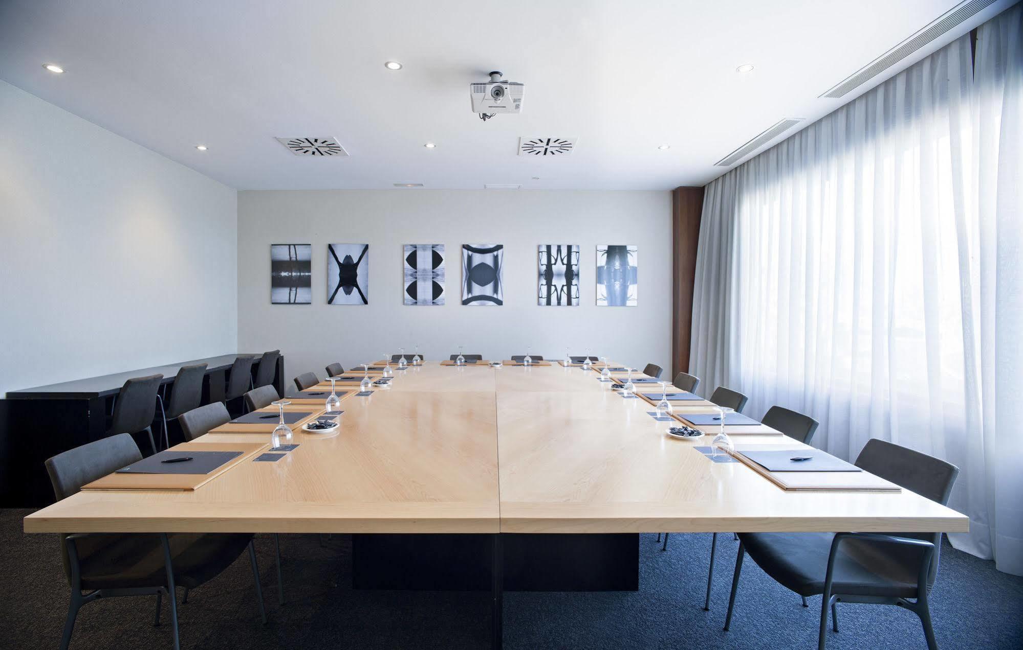 Ac Hotel Huelva By Marriott Luaran gambar